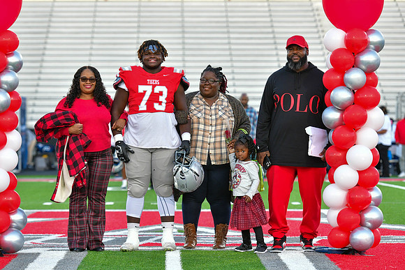 10.21.22 Senior Night-41