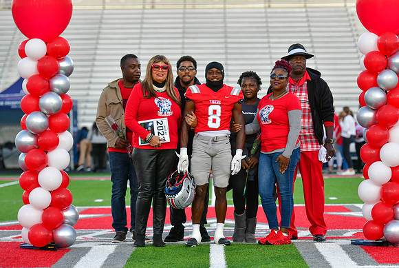 10.21.22 Senior Night-47