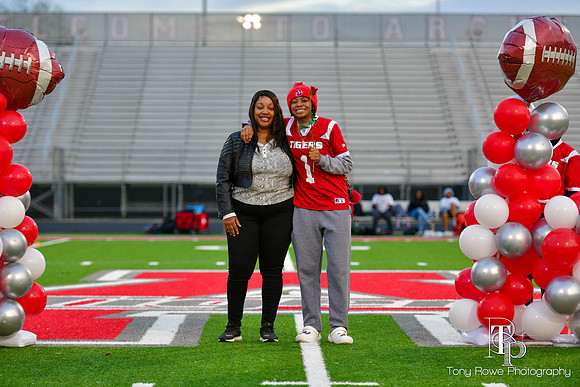 11.14.22 Flag Senior Night-5