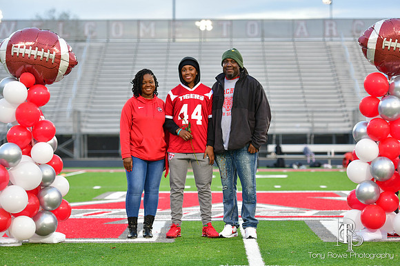 11.14.22 Flag Senior Night-14