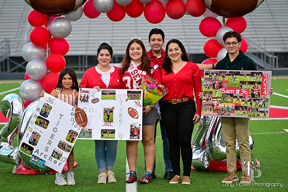 11.09.23 Flag Senior Night-22-2