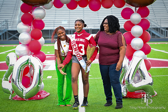 11.09.23 Flag Senior Night-41